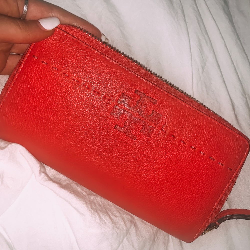 Tory Burch wallet !